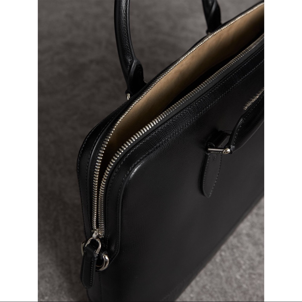Burberry Slim Barrow Bag in Leather & Alligator! - Picture 5 of 15